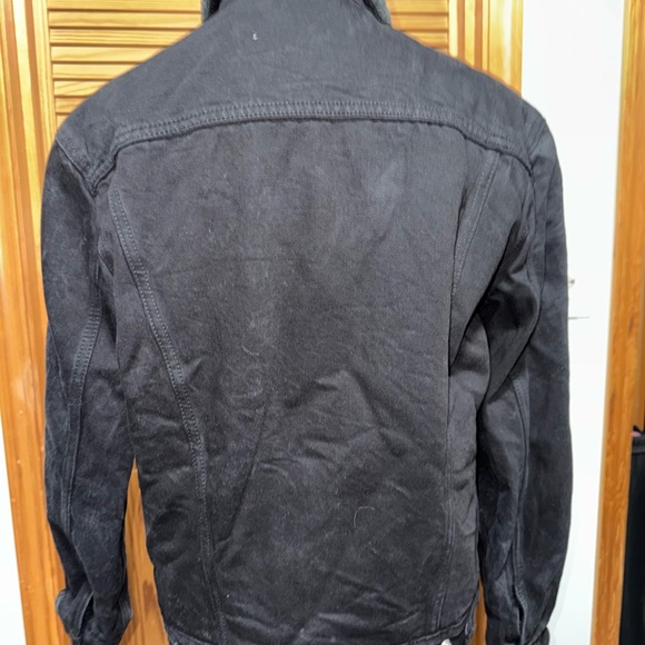 Men's Black Denim Jacket with Sherpa Lining - Picture 3 of 3